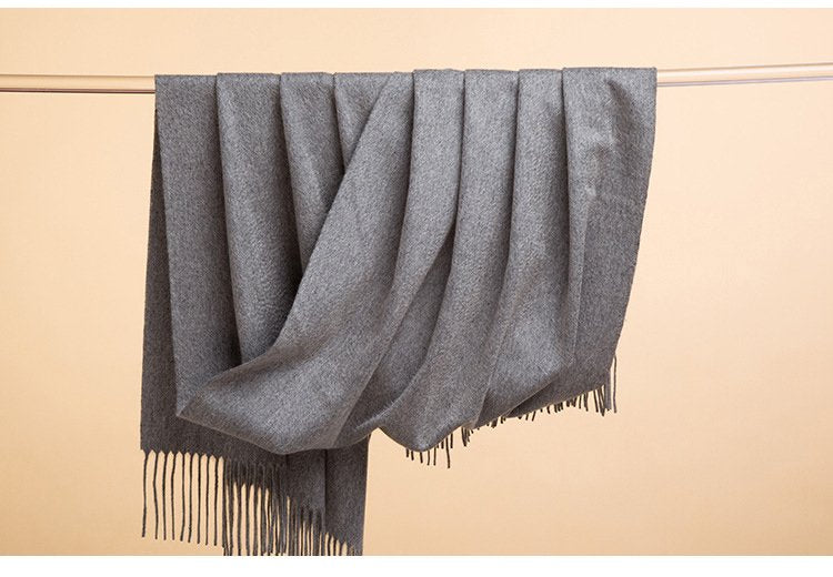 UGG Pure Cashmere Shawl Mitchell-Y in mid grey detail