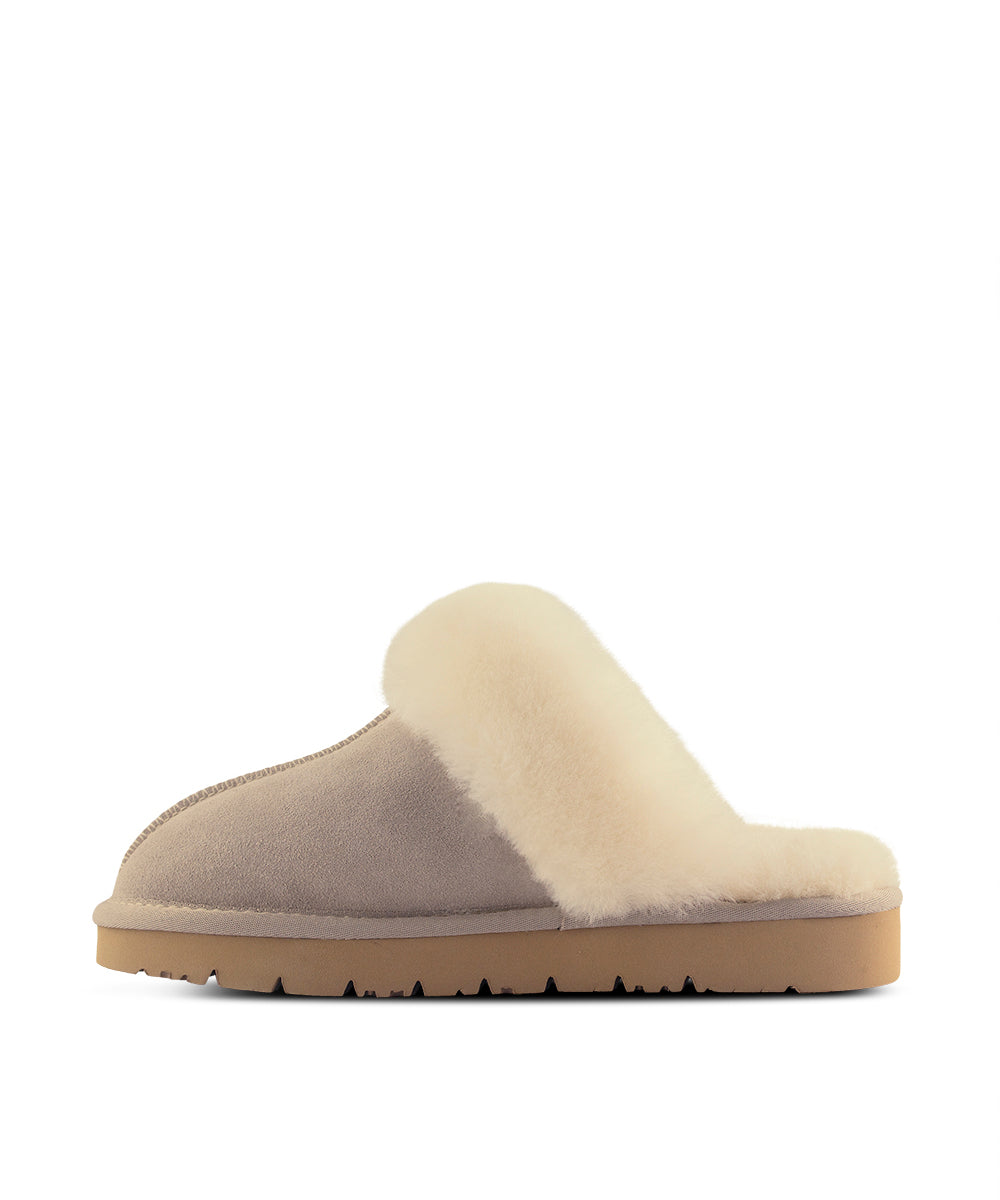 UGG Women's Fuzzy Slippers - Assuie UGG Wear